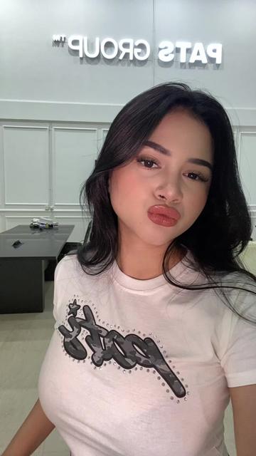 @wassuprachel 👀