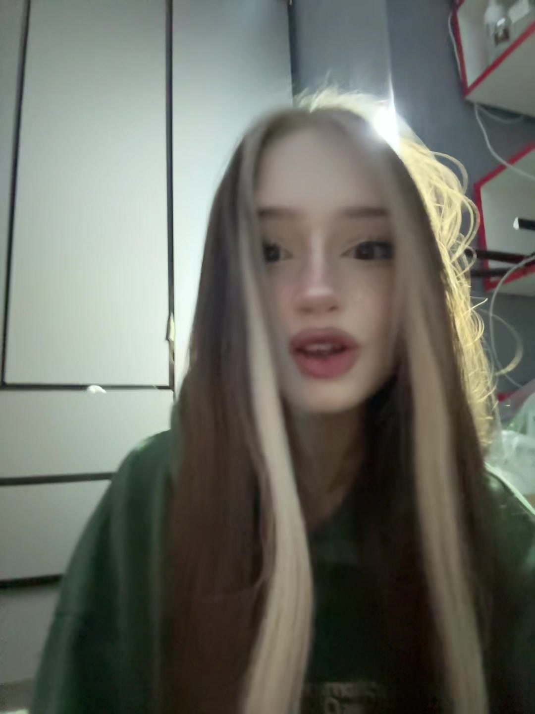 @Пчела
