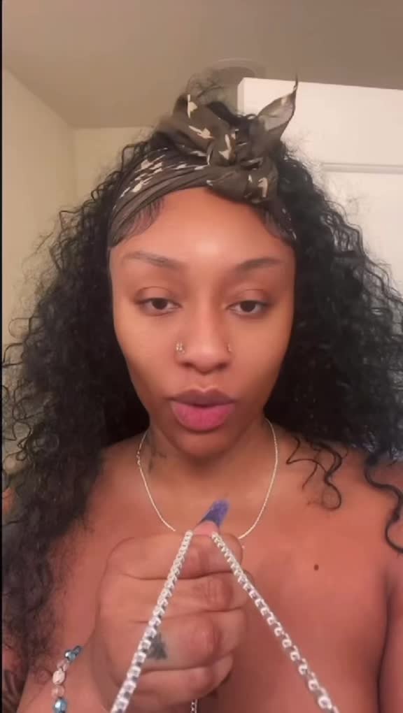 @Ifeoma_sophia