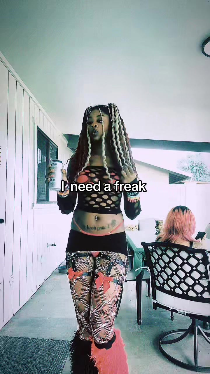 @urmomsbushy