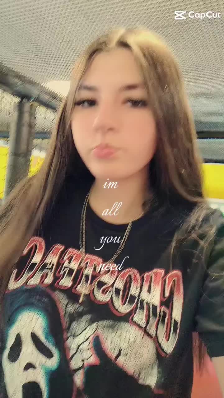@ur fav queen๐๐