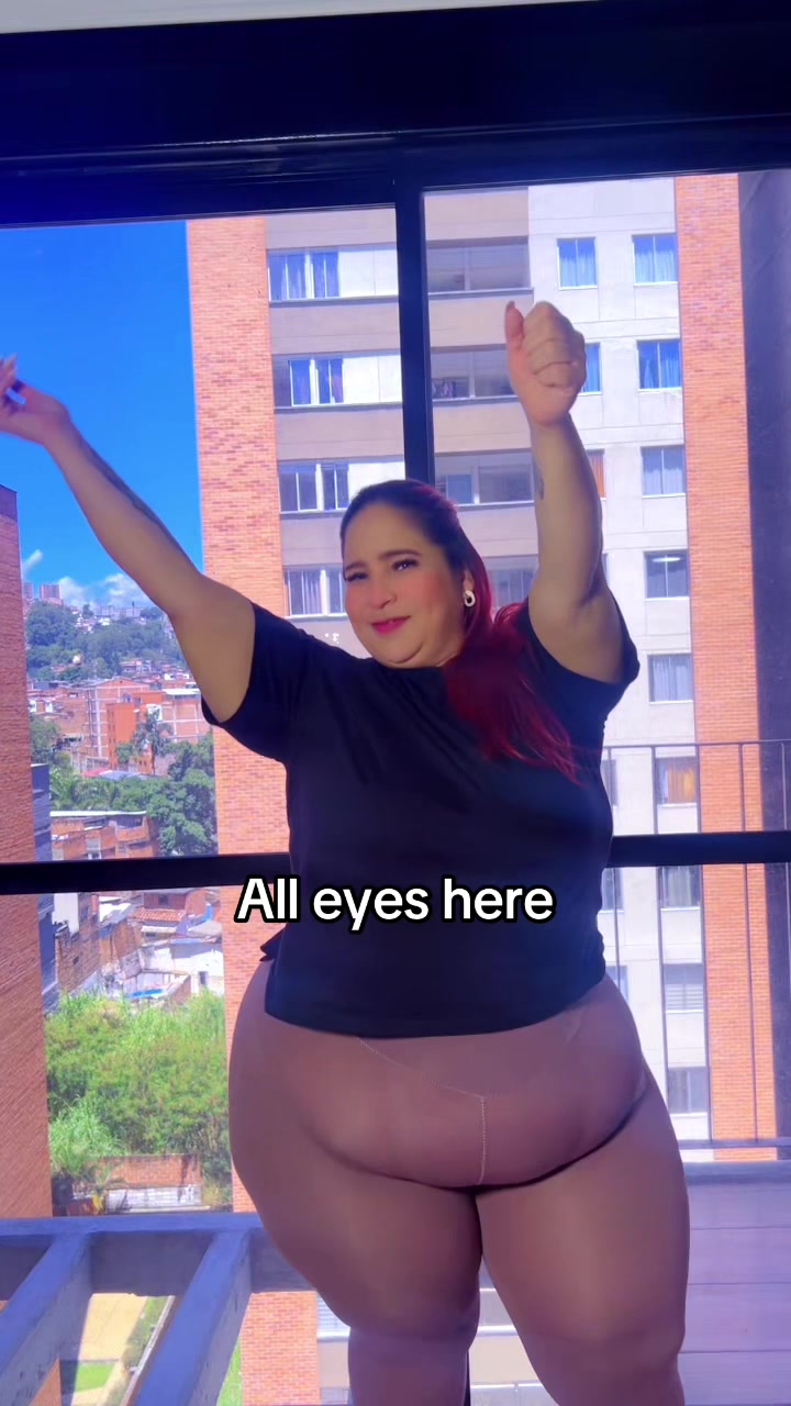@LolaPop 🌈