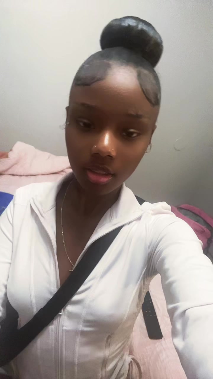 @naomithetopic