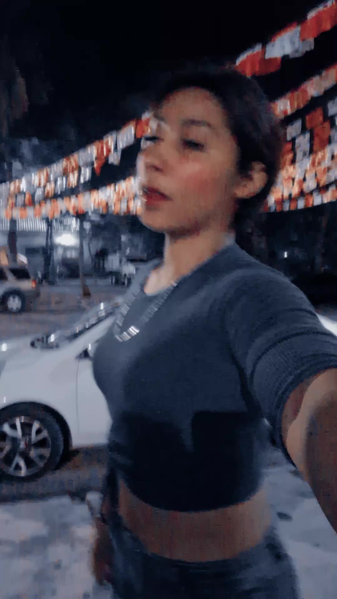 @Thania Silva