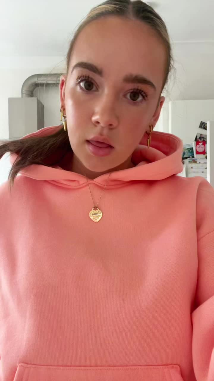 @Elisa🦦