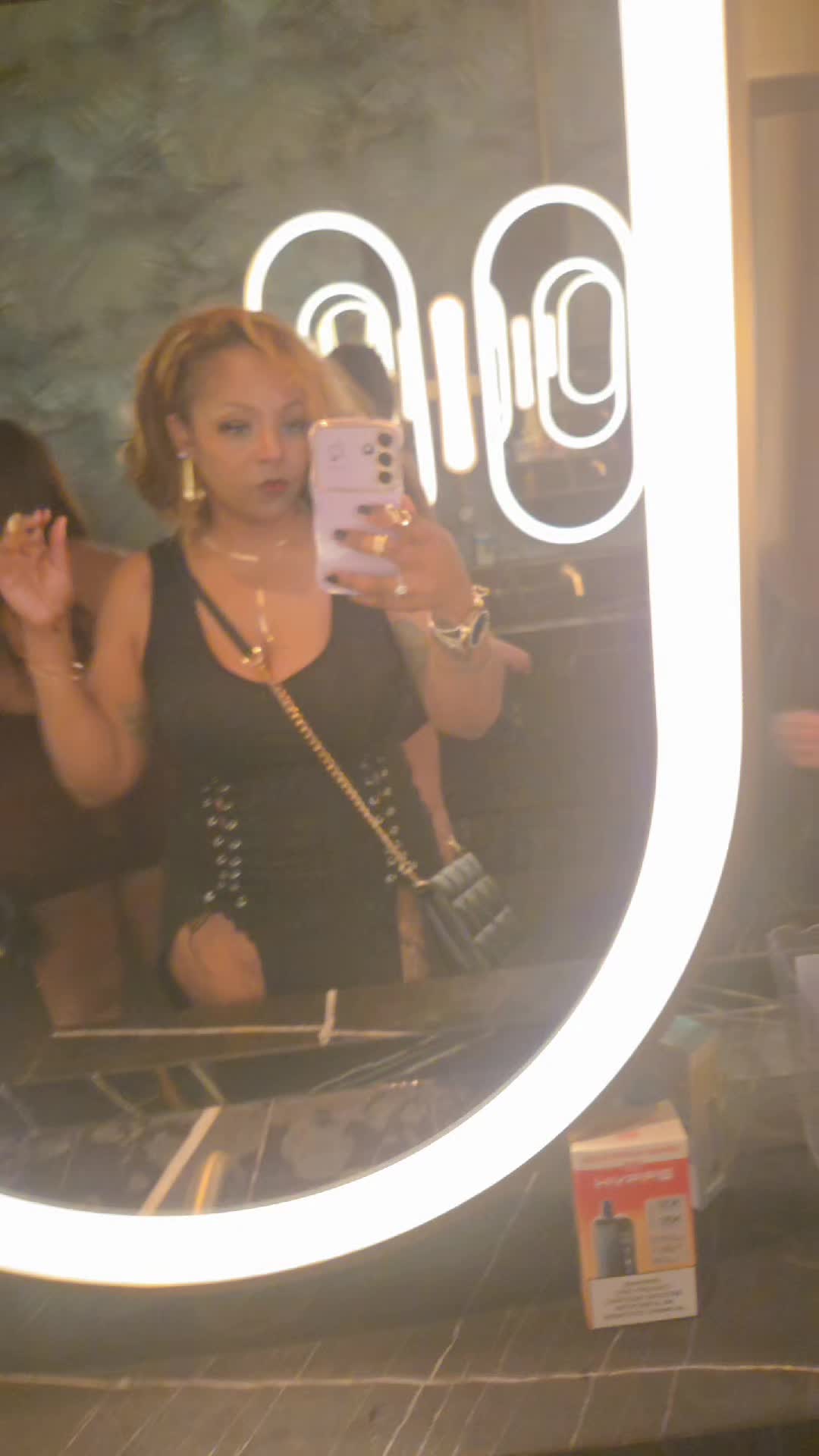 @MzFineWine