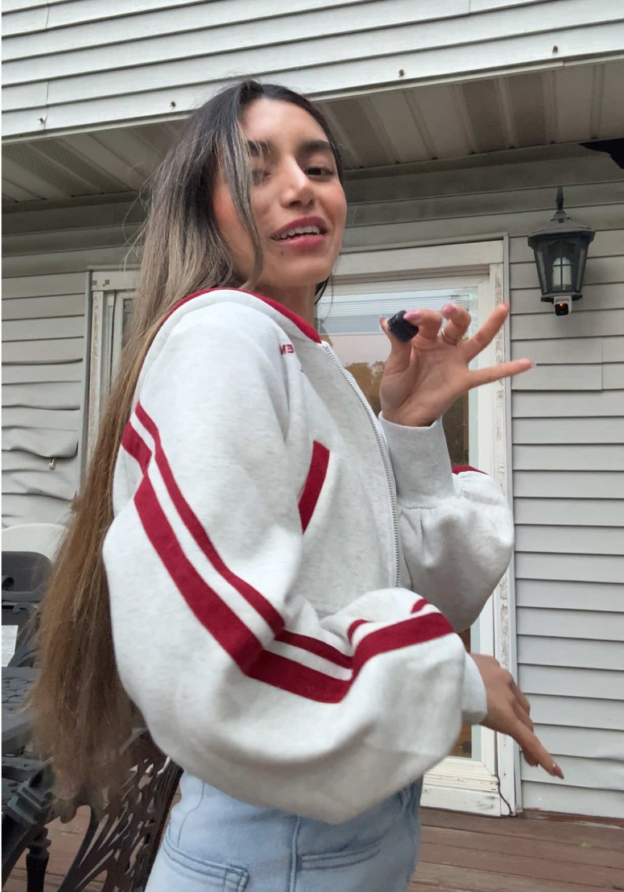 @Bella