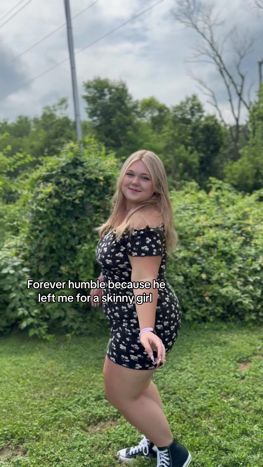 sarah (@lxves._) - Urlebird