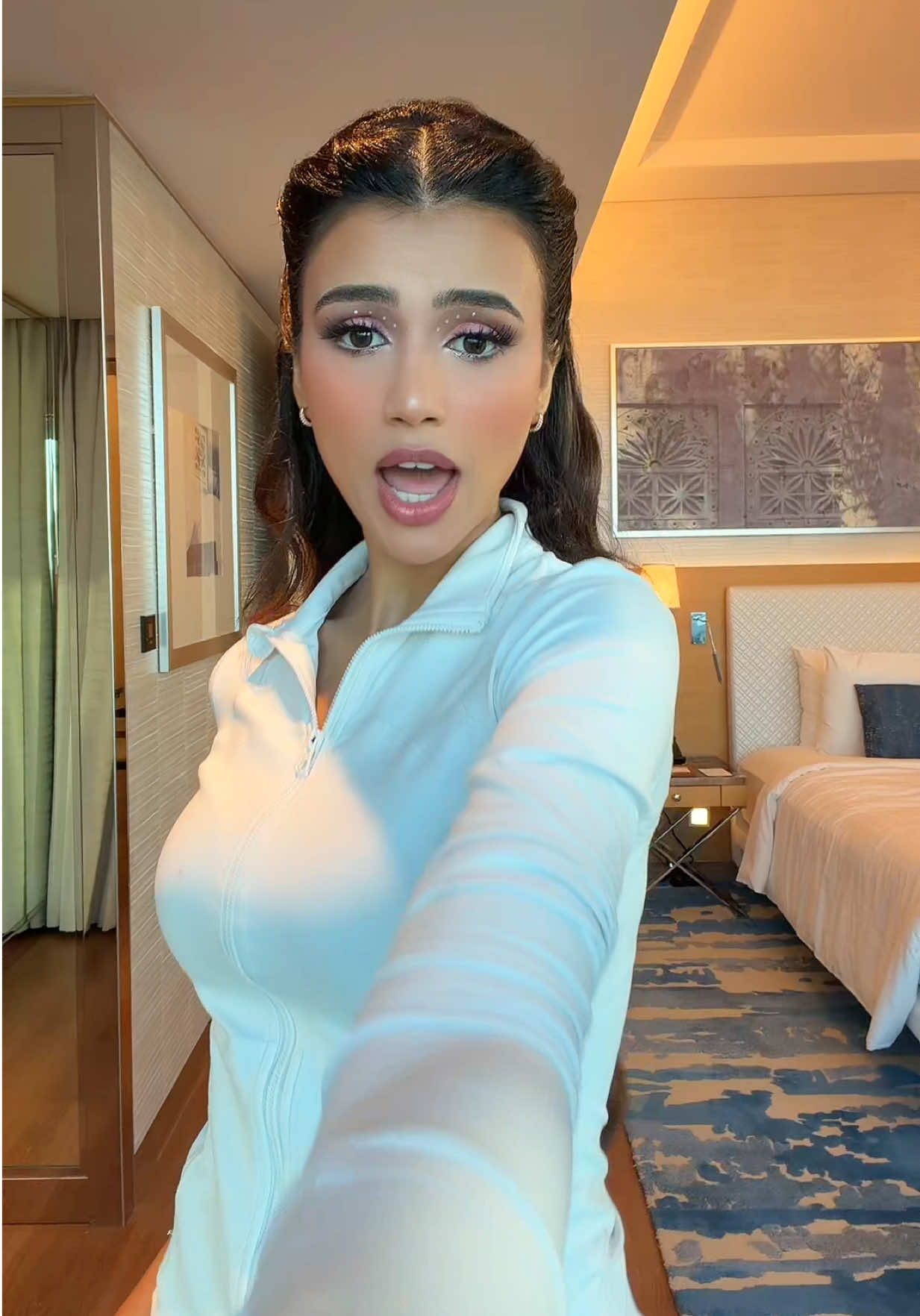 @Ayatee