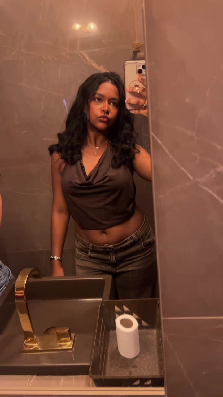 @Bella
