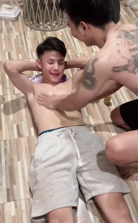 @นวดน้ำมันพันมือ
