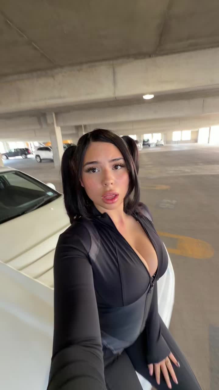 @Twitch.tv/notreiina