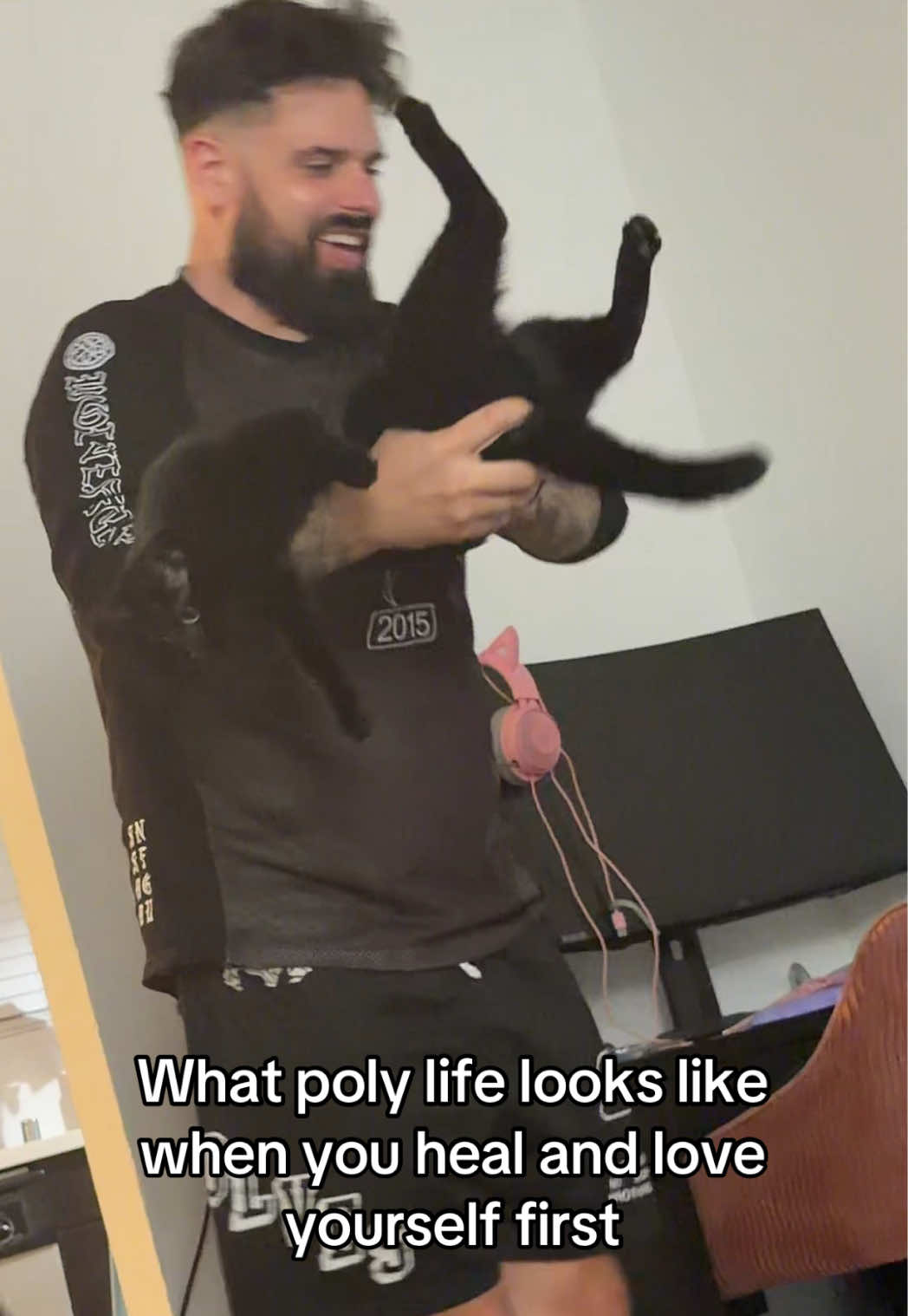 @PolyGLAMOROUS