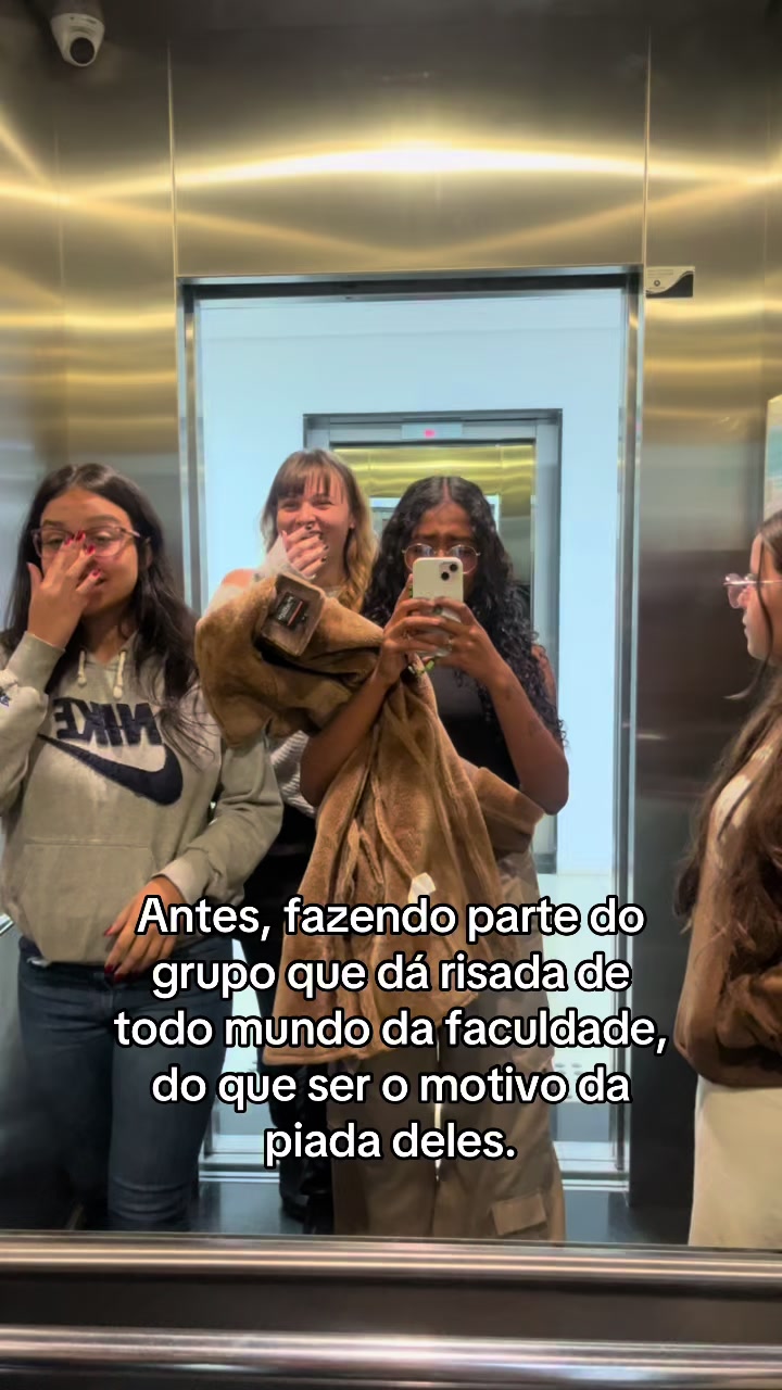@Indiazinha