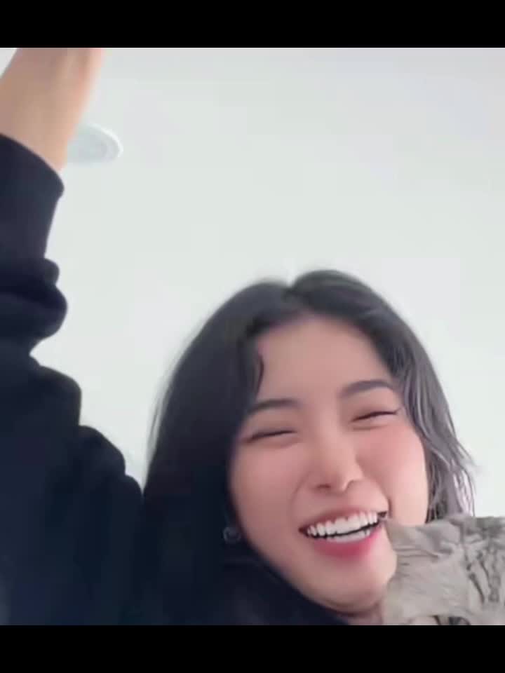 @ʜᴀᴜsᴛʏ