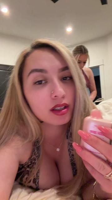 @Azra🌎