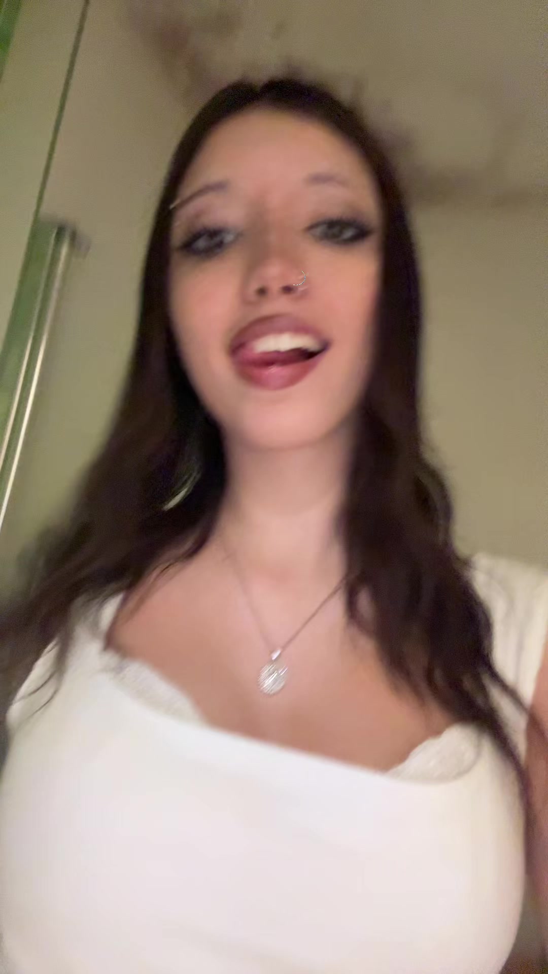 @Poli