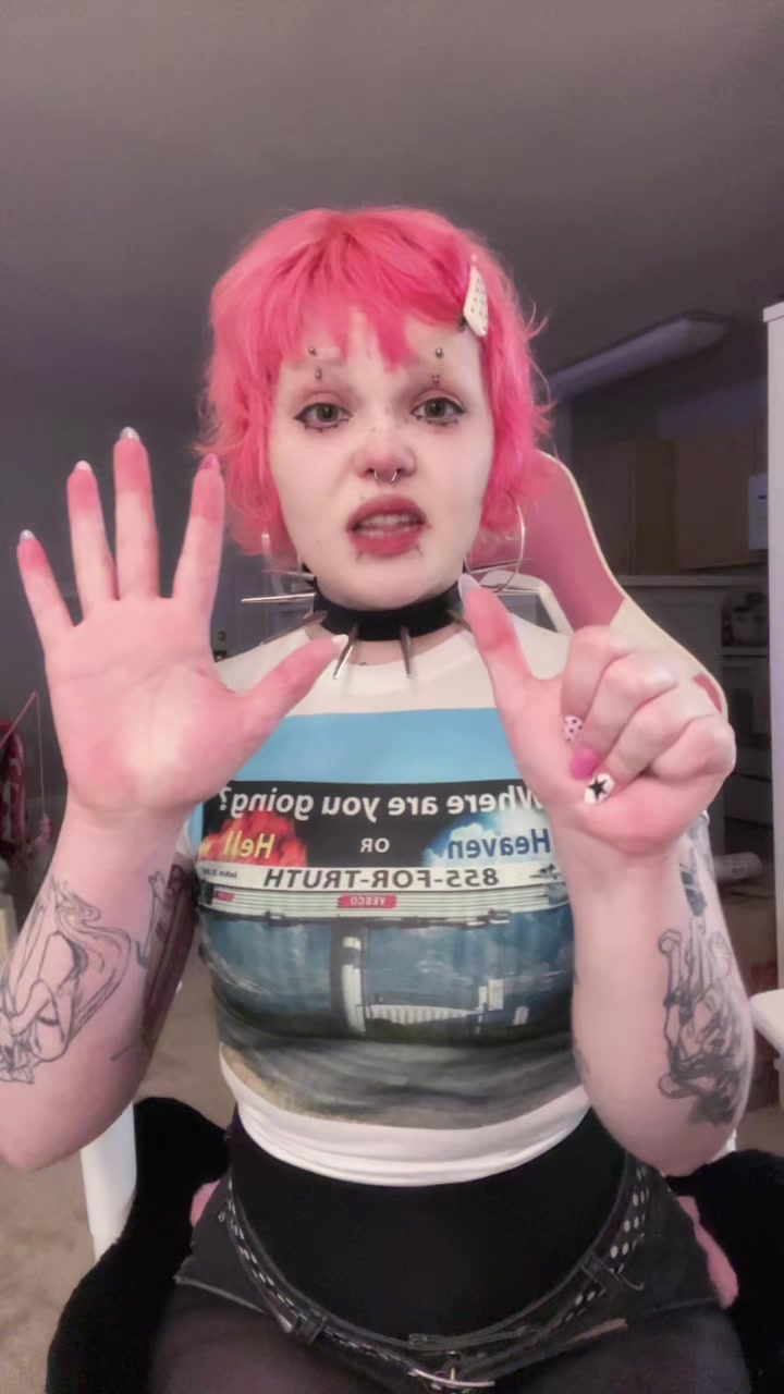 @kneesock
