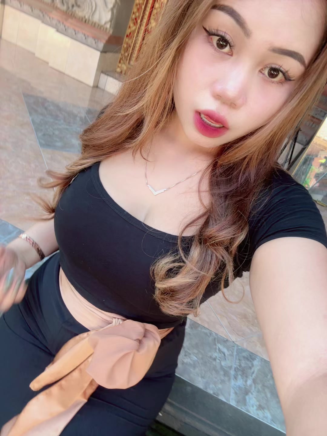 @Adeliskaaa.