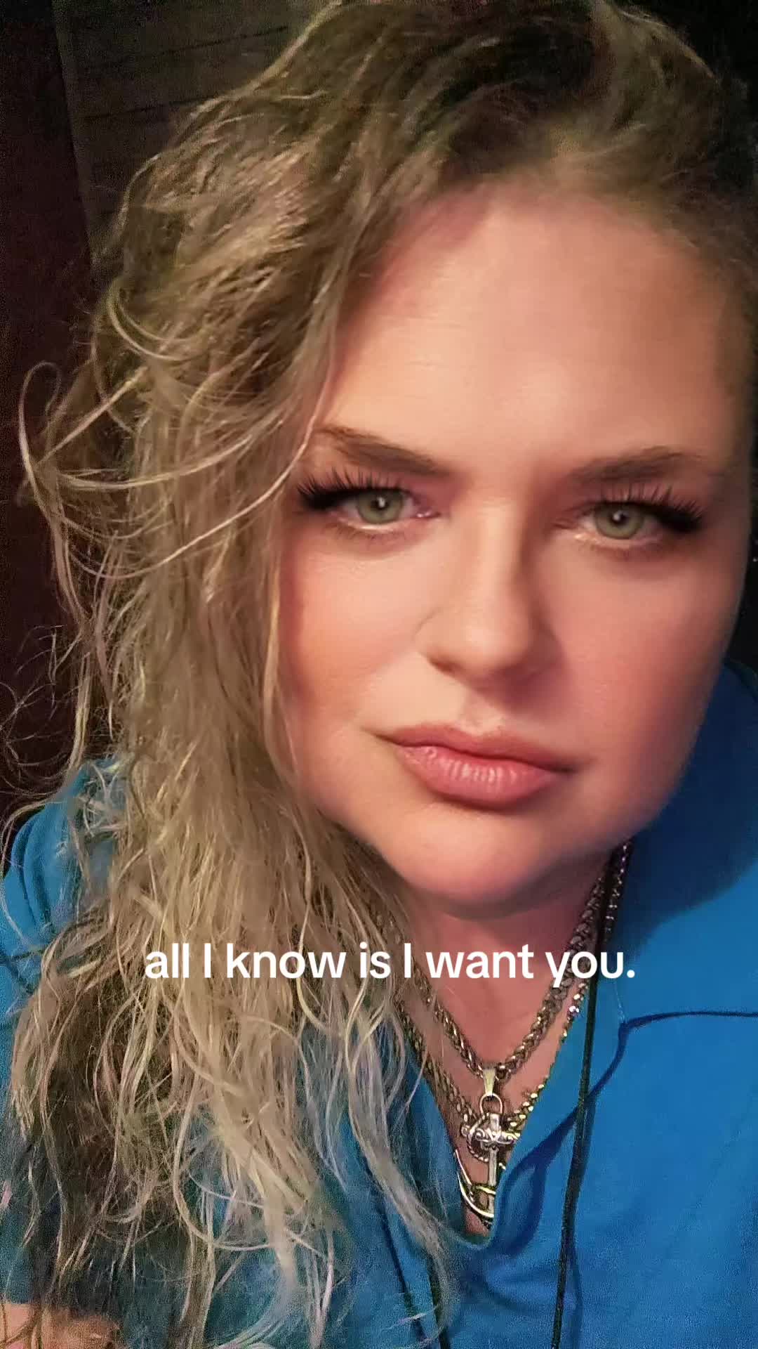 @thick thighs and hazel eyes