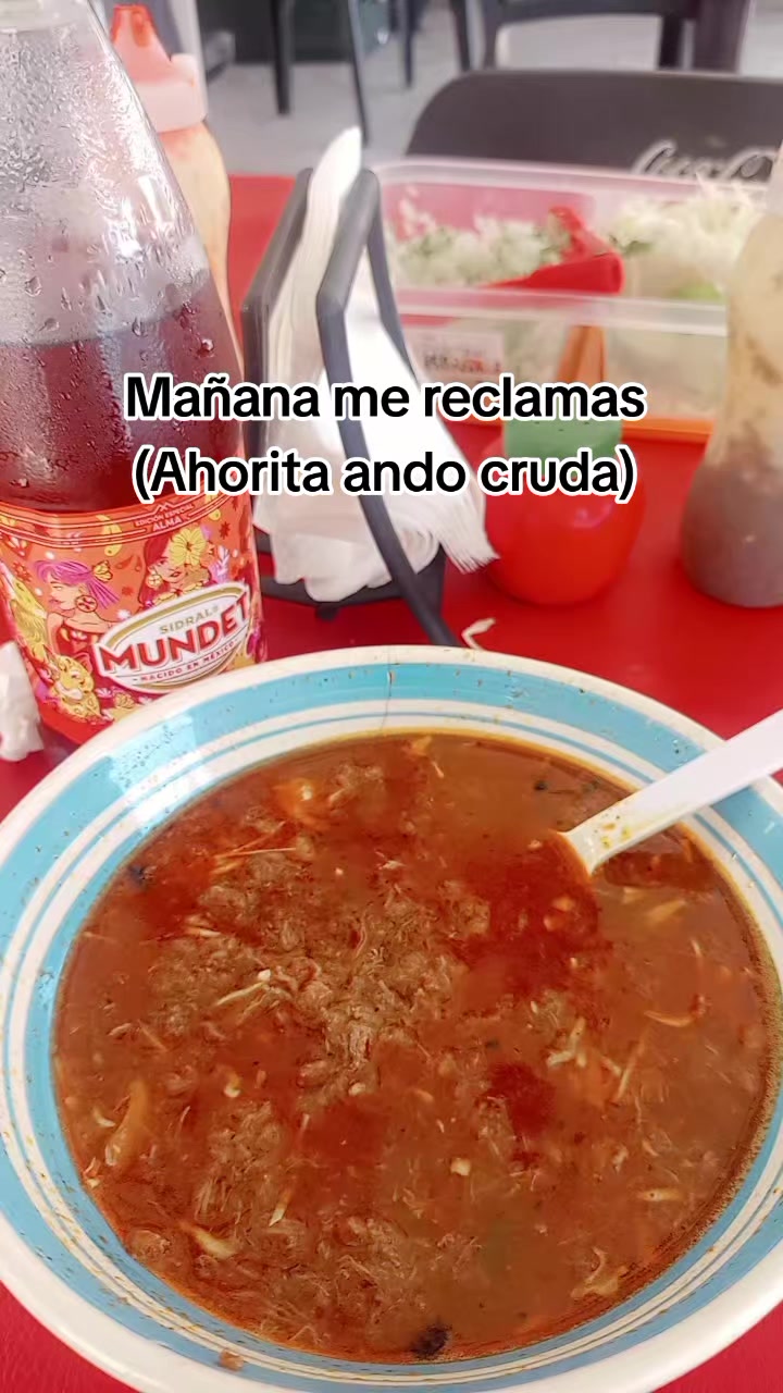 @Carla &bull;Te sigue