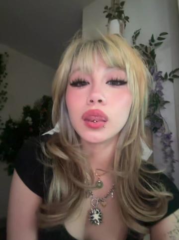 @ashe /•᷅•᷄\Ⳋ