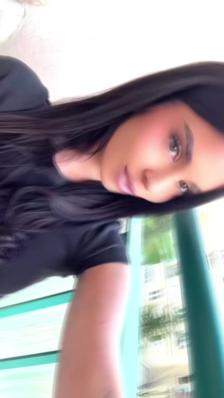 @𝐓