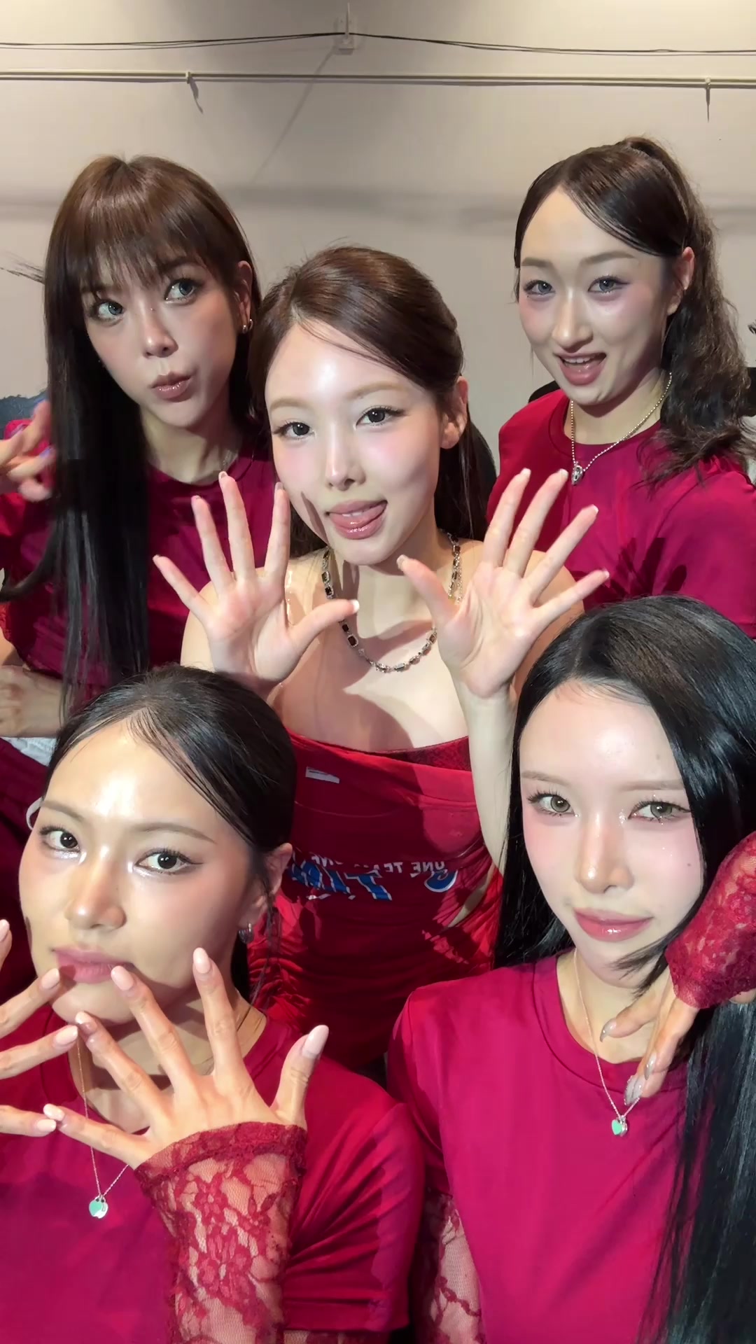 @TWICE