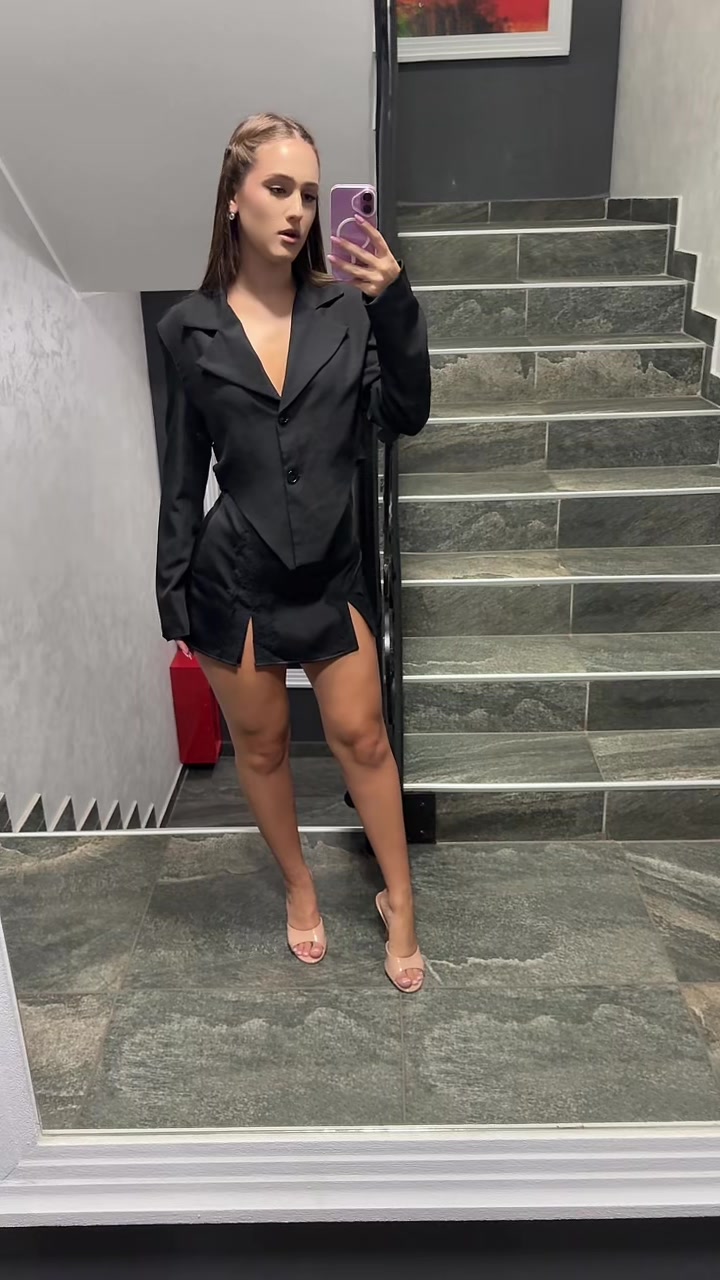 @elena