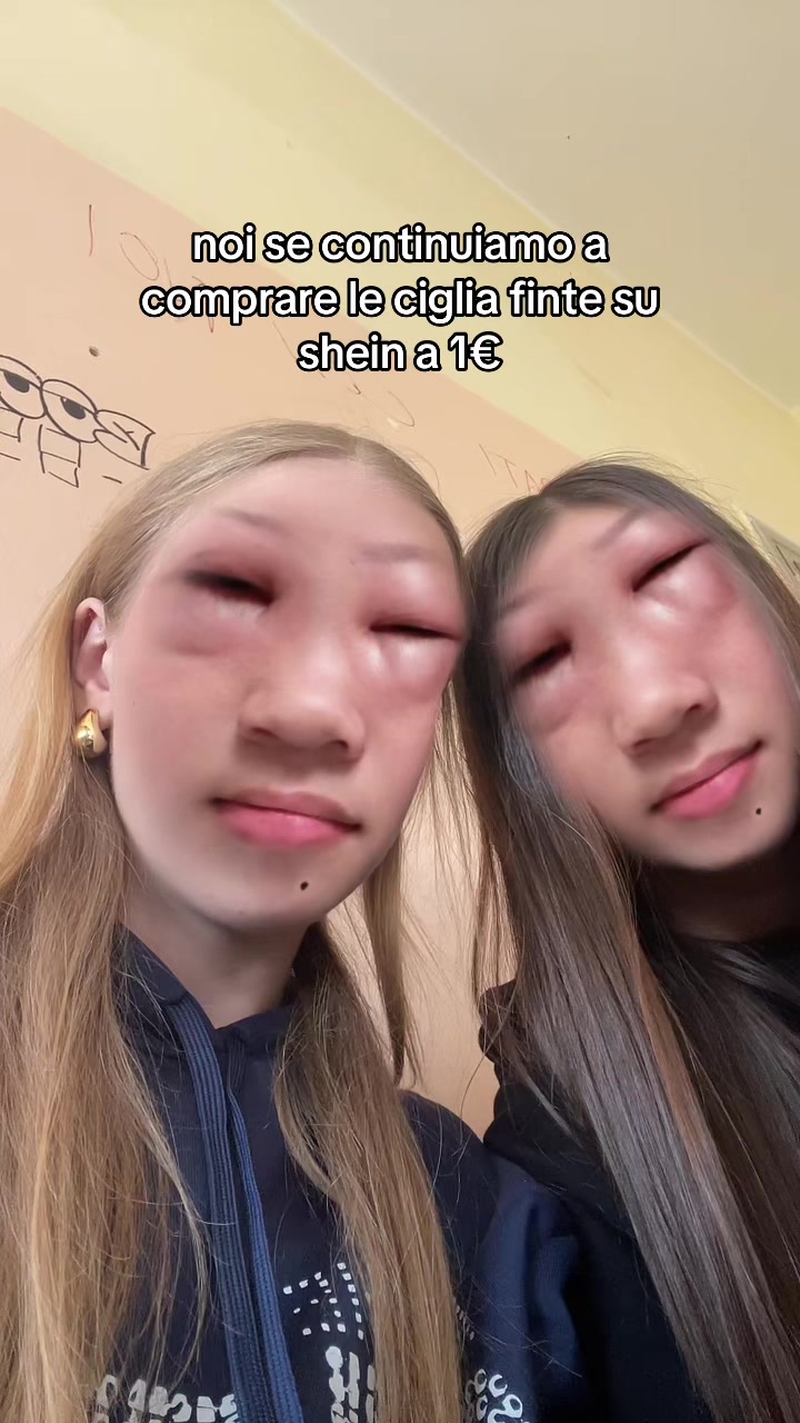 @👩🏼👩🏻
