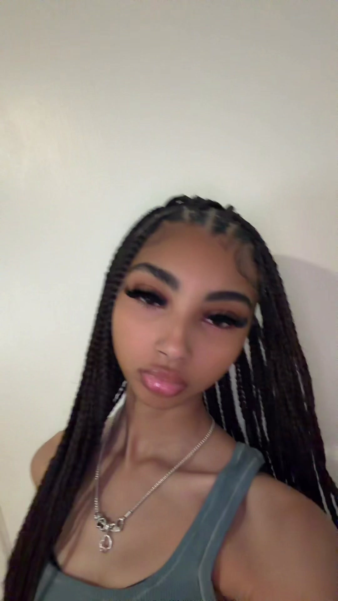 @lolaleilanii