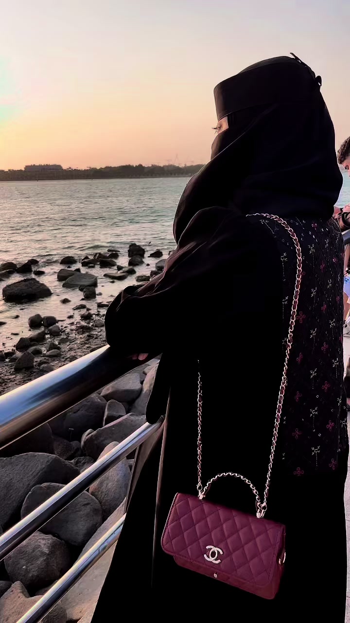 @Emi Ra🦋ر