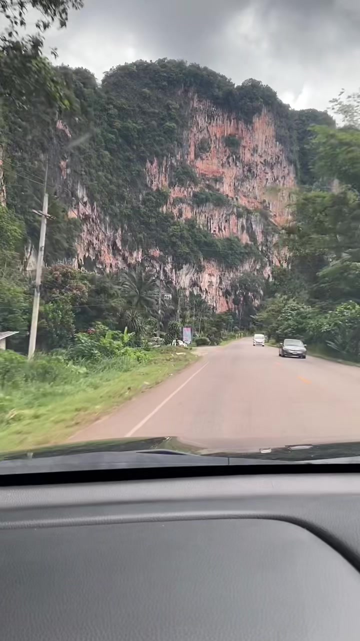 @Chompoo