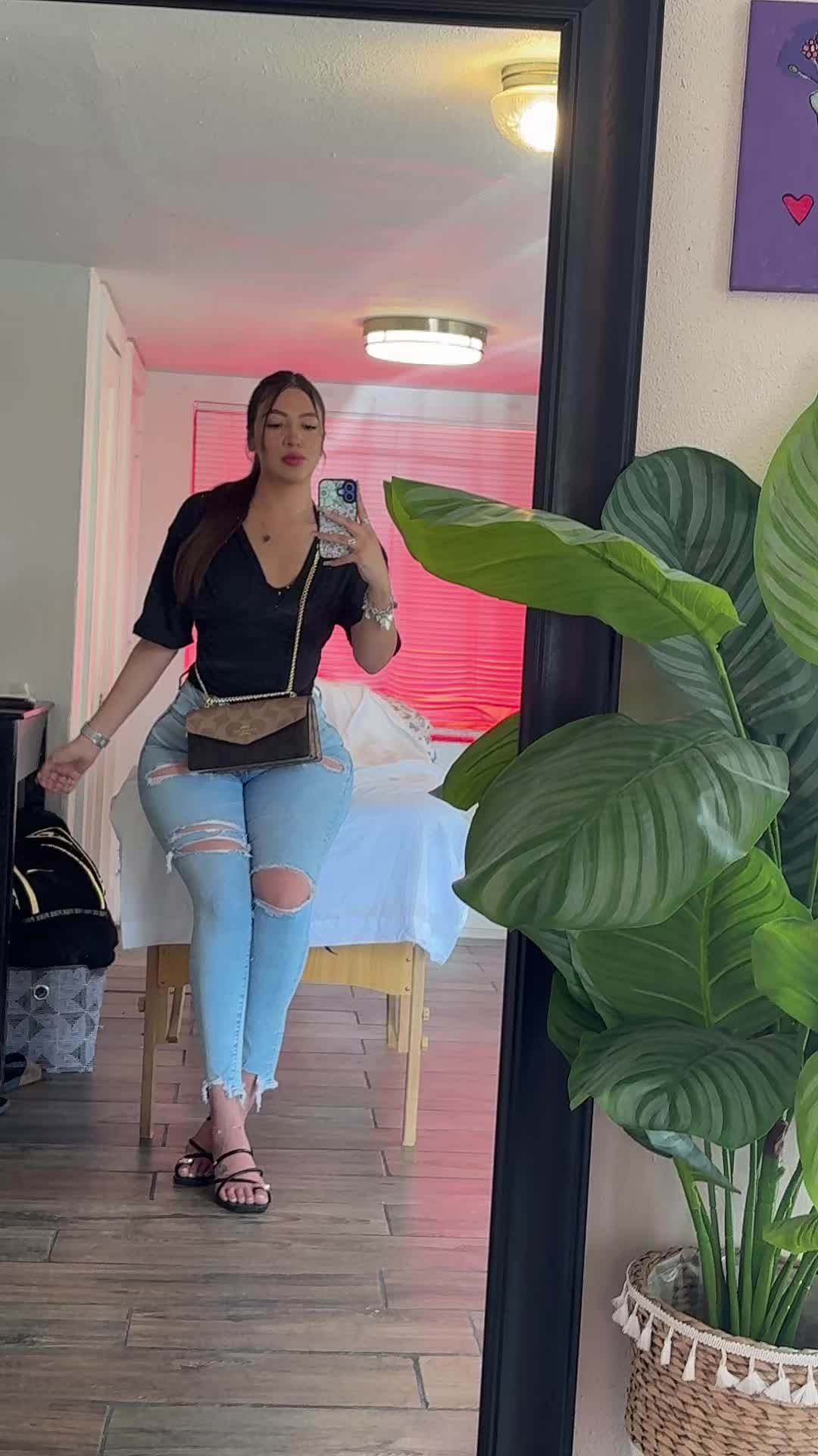 @Abril Jurado