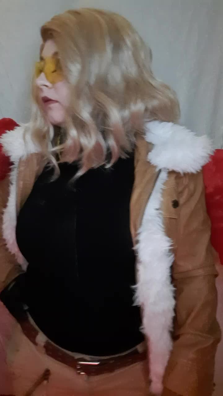 @RavynTheSmolElf