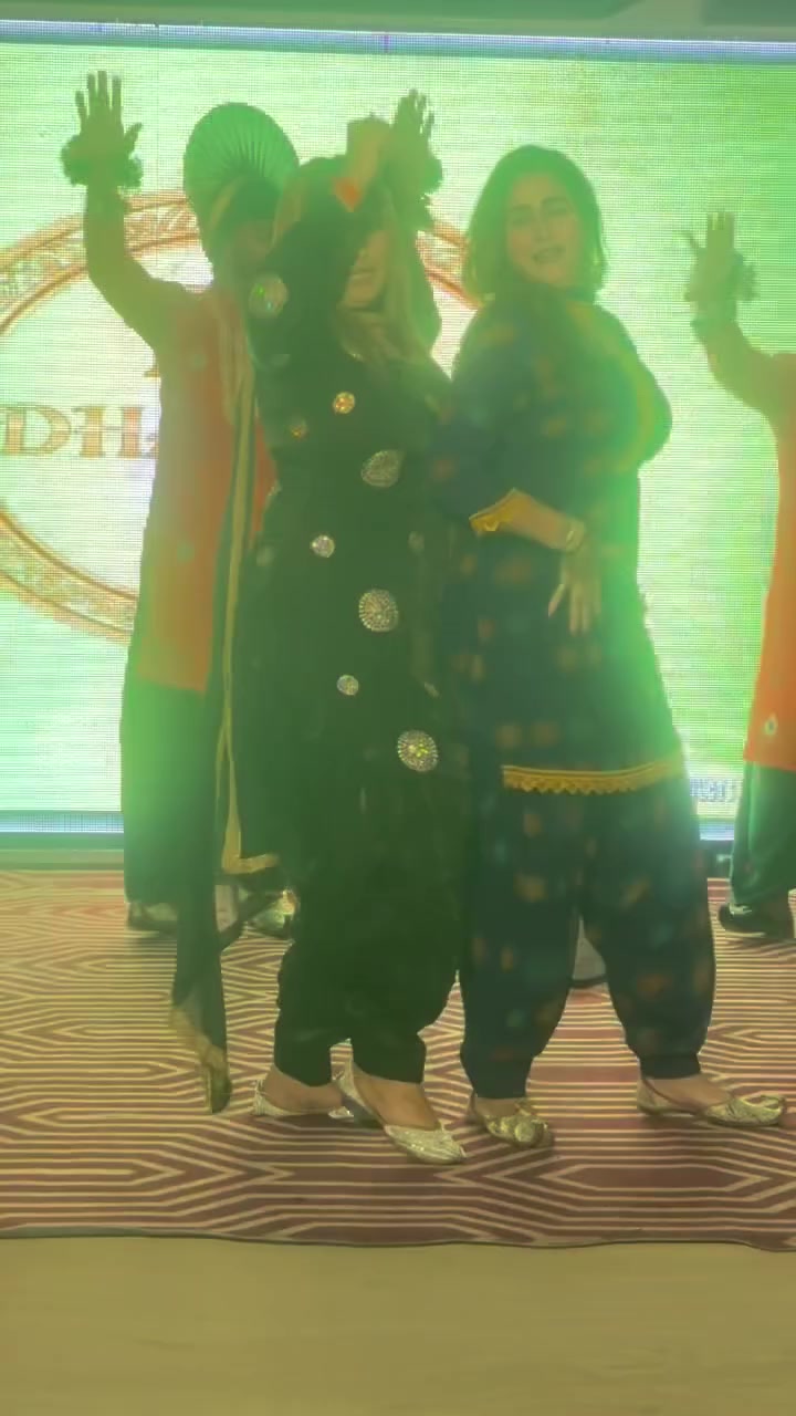 @Aj_Malika011