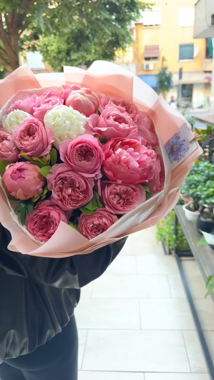 @Lona’s flowers shop
