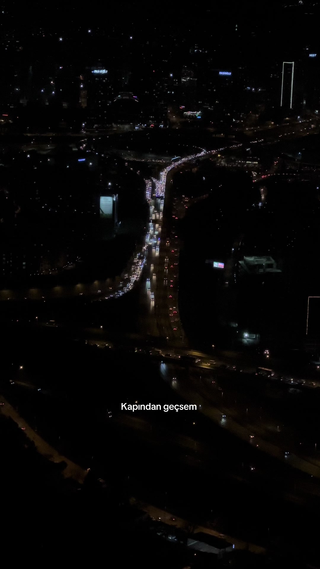@𝐿𝑜𝑜𝓀 𝒜𝓉 𝒯𝒽𝑒 𝒮𝓀𝓎