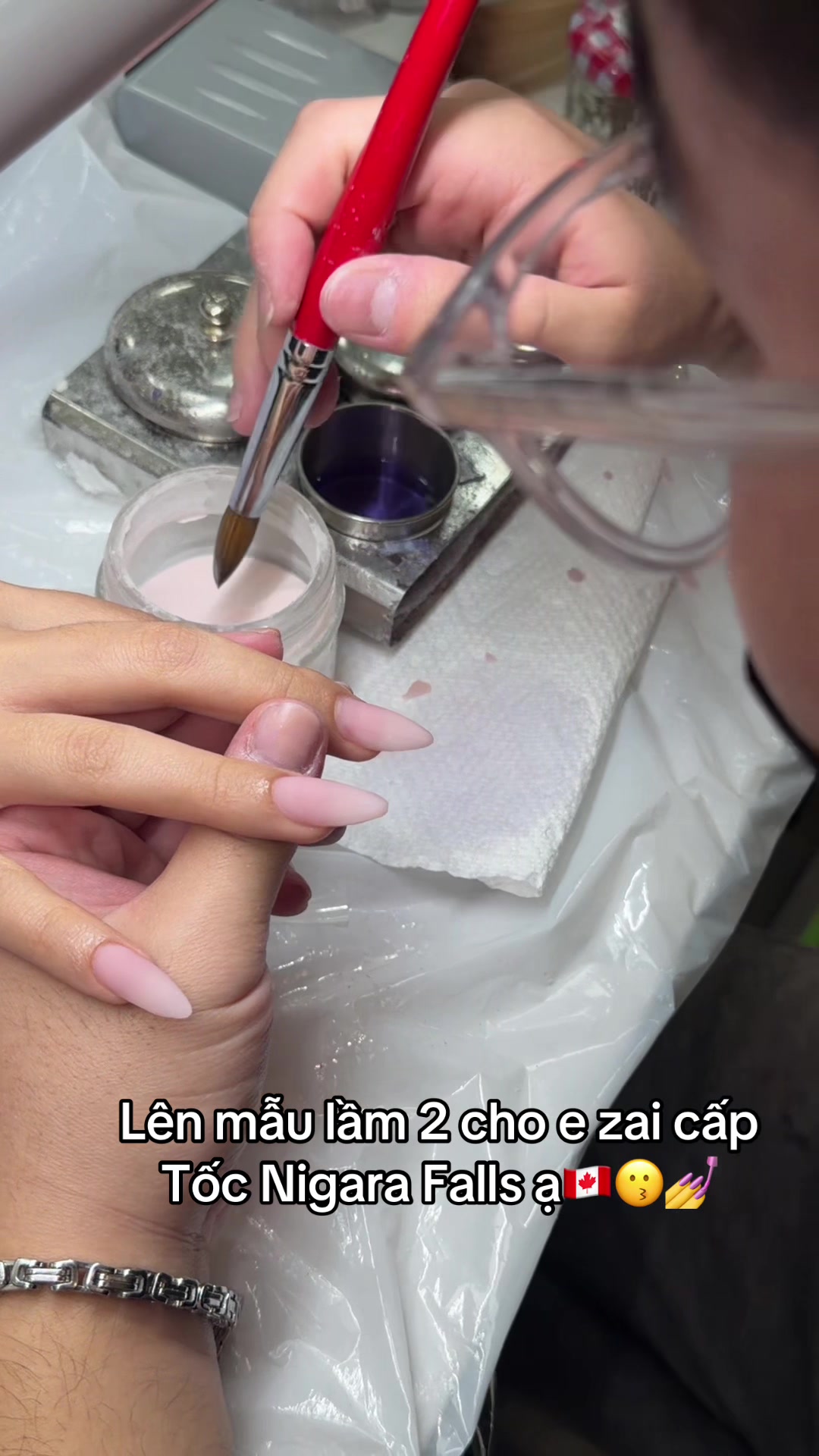 @KimmieNails🇻🇳♥️🇨🇦Tấu Hài😜