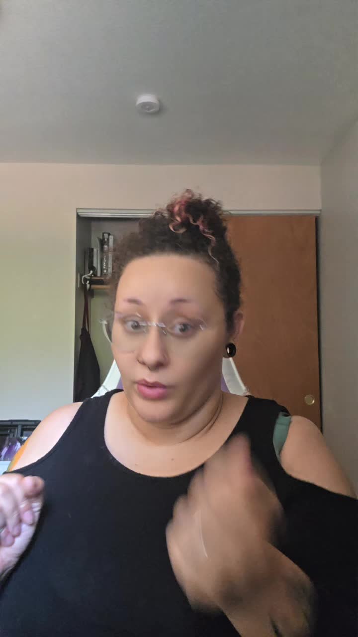 @TheQueerQueenofHalloween