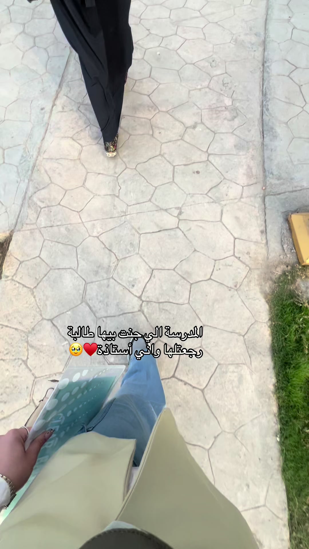 @Zainab🦋