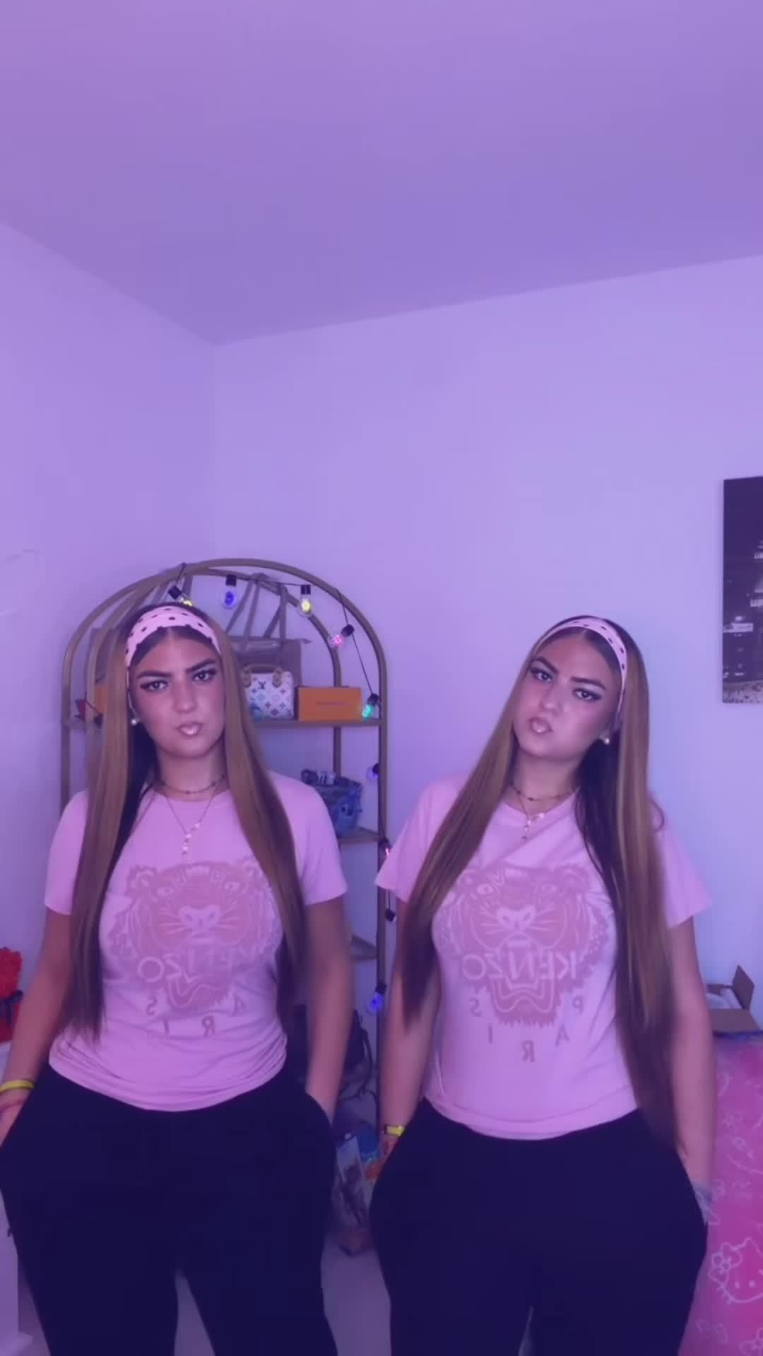@Twinsss👯♀️