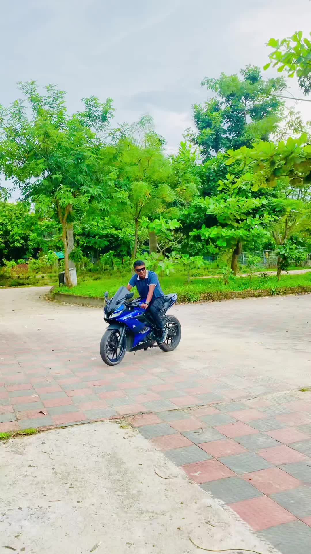 @M🏍️