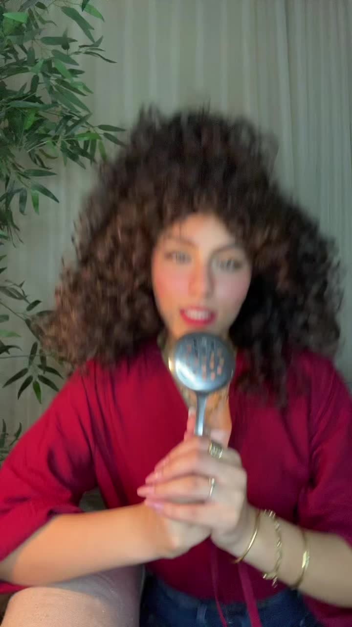 @آيمي بتتمشى