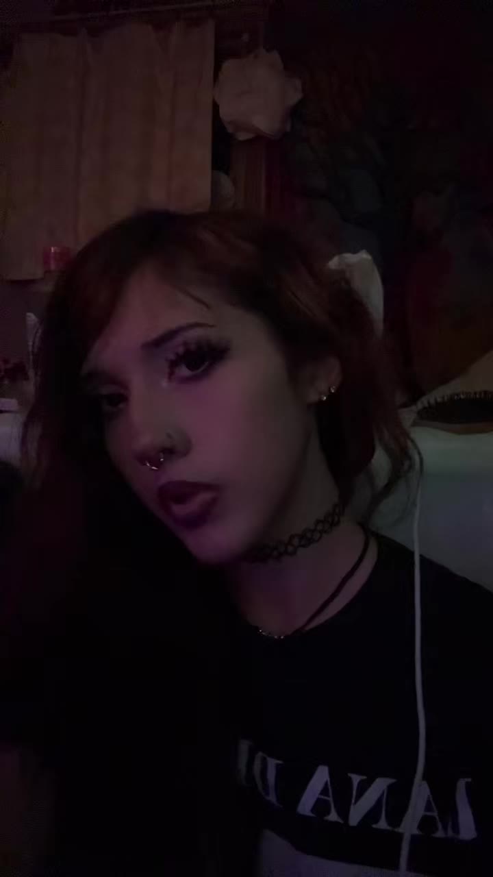 @🧛🏻♀️