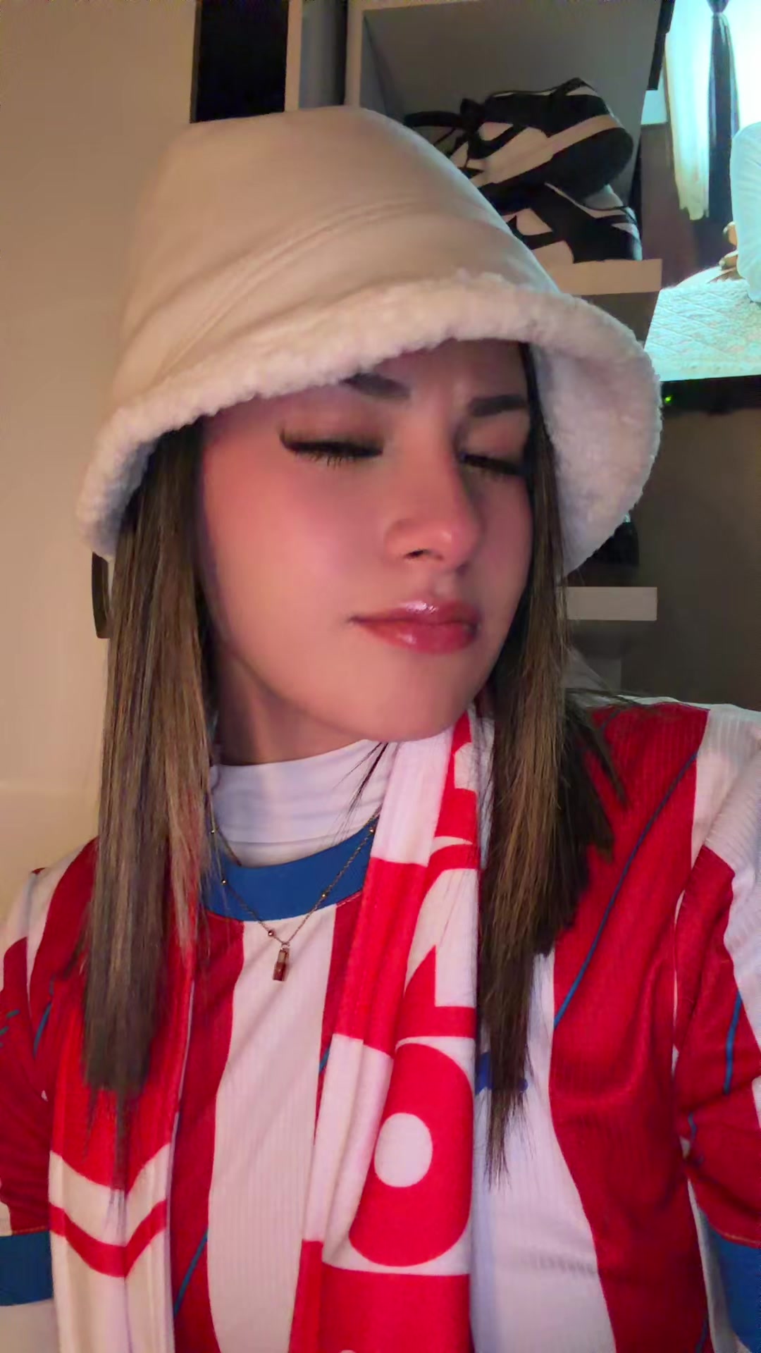 @Camila