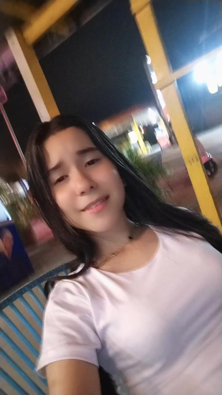 @bella valles