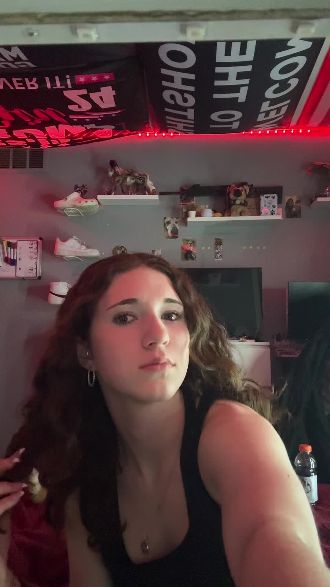 @d1shit.show