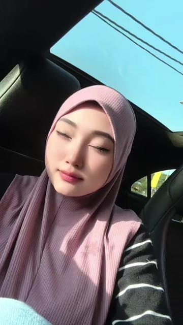 @Cik Puan Auni Founder Elyss