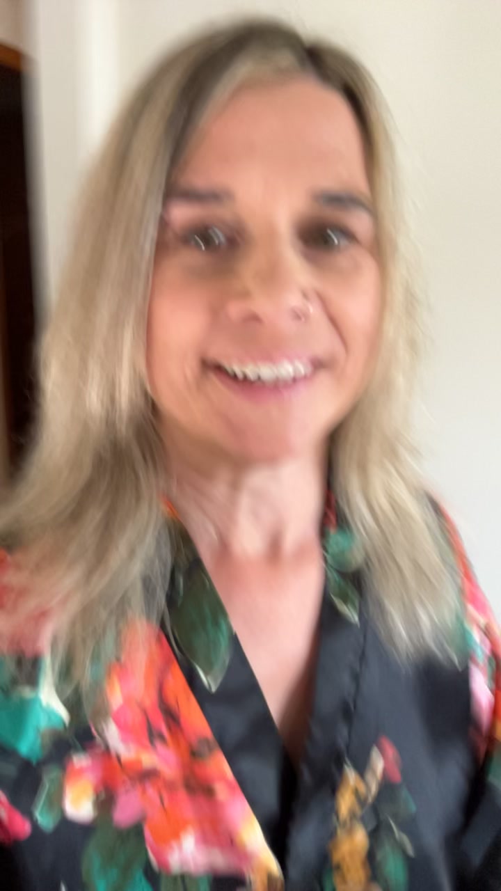 @Hotmomvibes